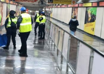 Mujer pierde la vida en estación Tacuba del Metro de la Ciudad de México