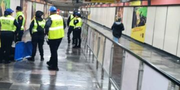 Mujer pierde la vida en estación Tacuba del Metro de la Ciudad de México