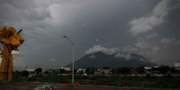 Nueva onda tropical llegará a Nuevo León ¿Qué días habrá lluvias fuertes