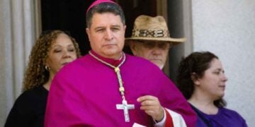 Papa León XIV designa a ex indocumentado salvadoreño como obispo en Estados Unidos