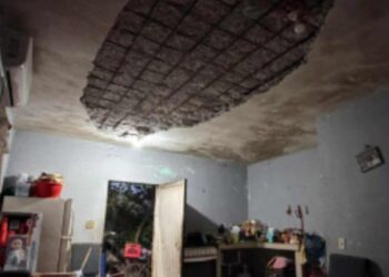 Parte de un techo cae sobre madre e hijo en Matamoros, Tamaulipas