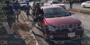 Retorno imprudente deja dos motociclistas lesionados en Ciudad Victoria, Tamaulipas (1)