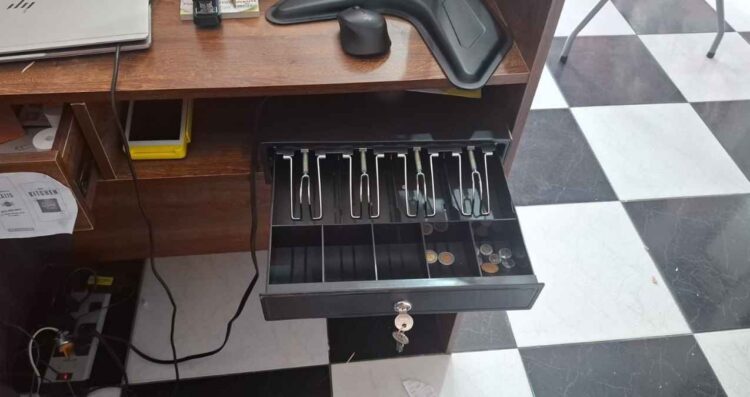Roban mercancía y causan daños en boutique de Tampico, Tamaulipas