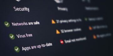 Los reportes de seguridad llegan por WhatsApp antes que por la autoridad, y nadie se sorprende