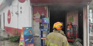 Se registra incendio en una casa habitación y provoca la movilización de bomberos en Monterrey, NL