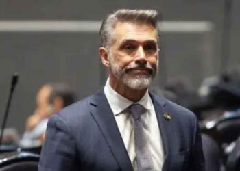 Sergio Mayer renuncia Morena