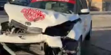 Taxista provoca fuerte choque en cruce conflictivo en Matamoros, Tamaulipas