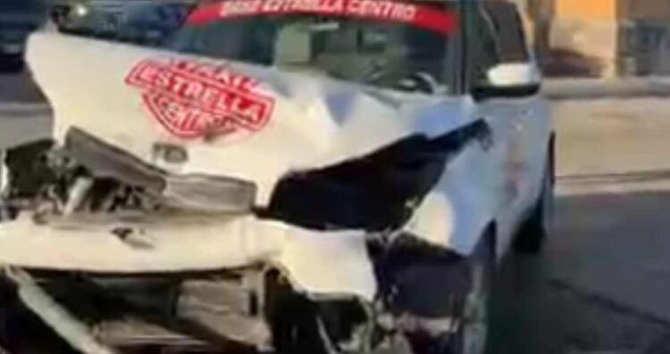 Taxista provoca fuerte choque en cruce conflictivo en Matamoros, Tamaulipas