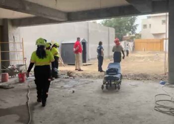 Trabajador queda herido al recibir una descarga eléctrica en una construcción en Apodaca, NL