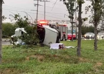Trágico accidente automovilístico deja sin vida a una mujer en Apodaca, NL