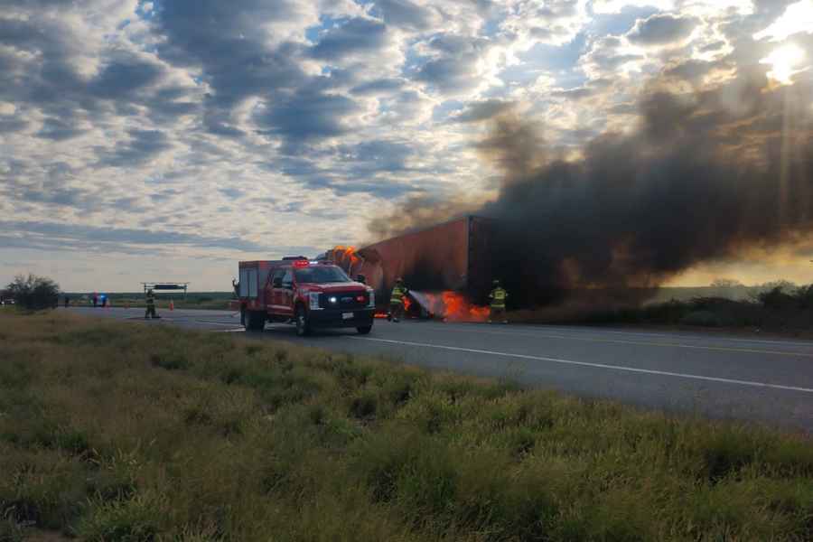 Tráiler NuevoLaredo a Monterrey (1)