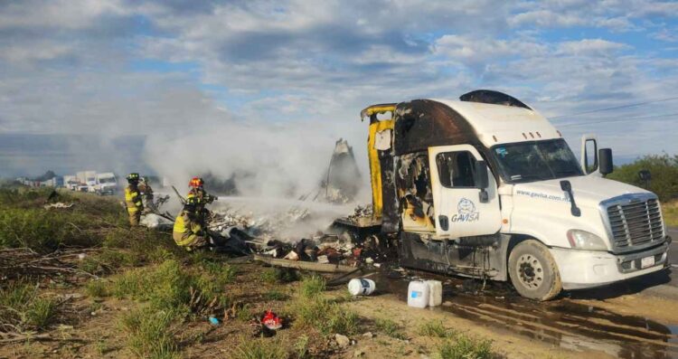 Tráiler NuevoLaredo a Monterrey