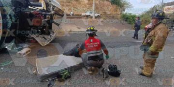 Trailero vuelca y pierde la vida en Tampico, Tamaulipas