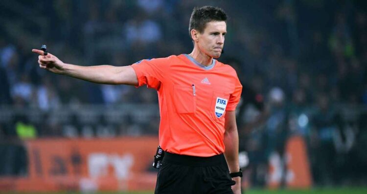 UEFA confirma a los árbitros para las finales de Champions, Europa y Conference League