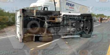 Vuelca camión de caja en carretera de Reynosa, Tamaulipas