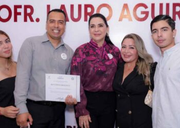 _medalla al mérito educativo en Tampico
