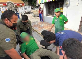 _vendedor de elotes en Matamoros