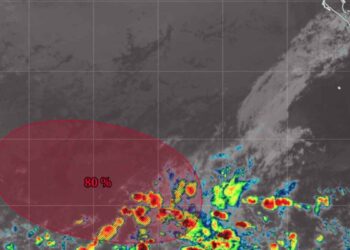 ¿Dónde se ubica la zona de baja presión que podría convertirse en el Ciclón Amanda?