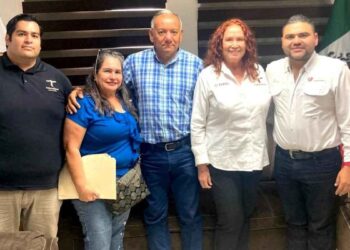Acerca el ITAVU programas de vivienda a familias de Villa de Casas