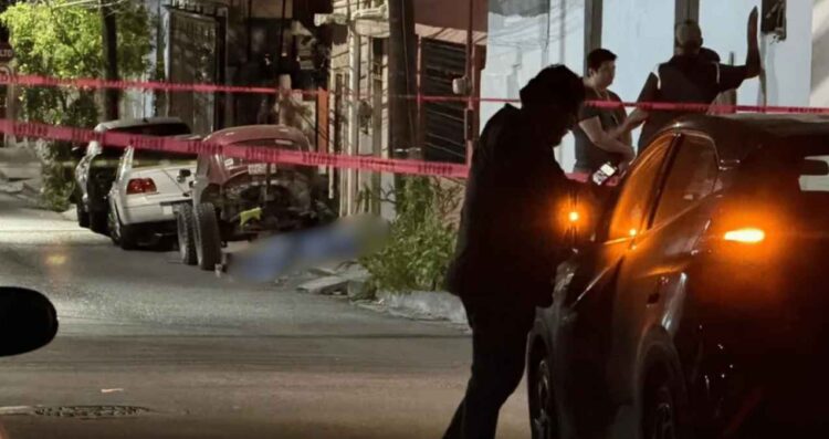 Adulto mayor fallece en plena vía pública en Santa Catarina, NL