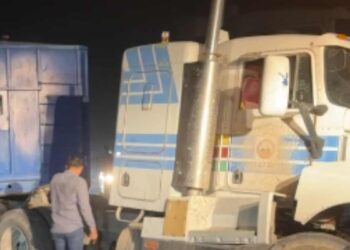 Adulto mayor resulta lesionado tras choque entre camioneta y tráiler en Valle Hermoso, Tamaulipas
