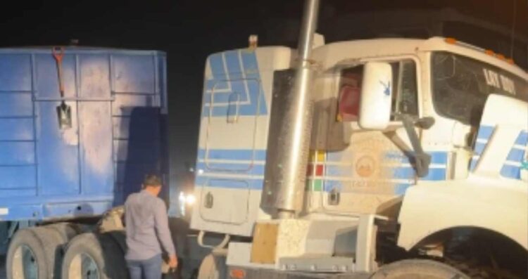 Adulto mayor resulta lesionado tras choque entre camioneta y tráiler en Valle Hermoso, Tamaulipas