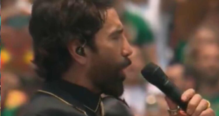 Alejandro Fernández canta el Himno Nacional en el Mundial 2026