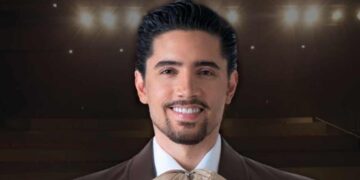Alex Fernández llegará al Teatro Metropólitan con nuevas canciones y mariachi