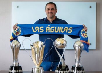 André Jardine deja América