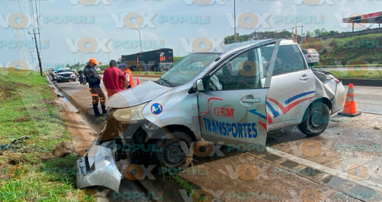 Aparatosa volcadura deja un hombre lesionado en Altamira, Tamaulipas