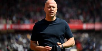Arne Slot se va Liverpool