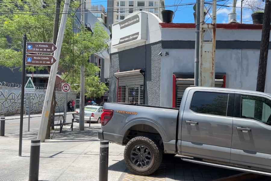 Asaltan por segunda ocasión negocio de materiales para construcción en Monterrey, NL