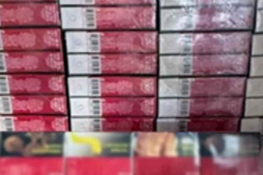 Aseguran 60 mil cajetillas de cigarrillos falsos en el AICM de la Ciudad de México