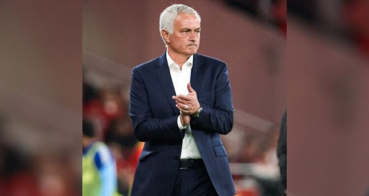 Benfica confirma salida de Mourinho
