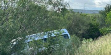 Camioneta de personal Escobedo
