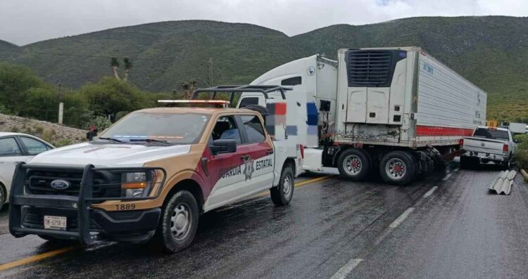 Accidente vehicular deja un lesionado y causa el cierre del tramo Victoria-Tula de la Carretera Federal 101
