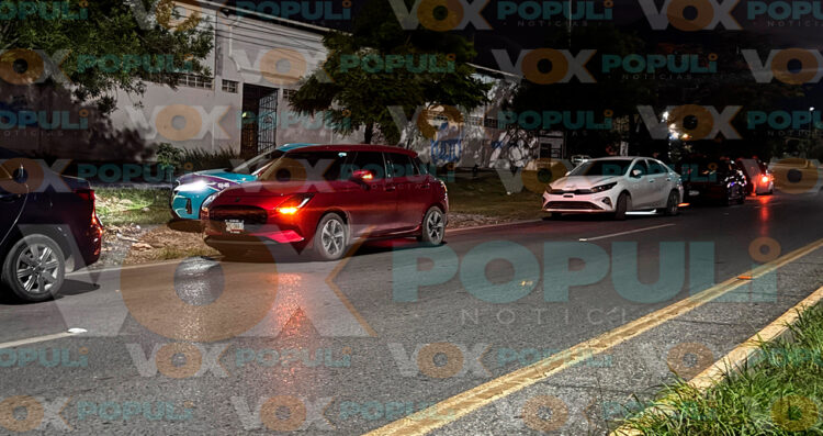 Choque múltiple entre siete vehículos deja daños materiales en Ciudad Victoria, Tamaulipas