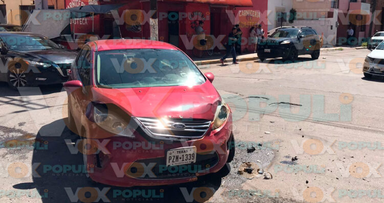 Conductor se pasa alto y provoca fuerte choque en Cd. Victoria, Tamaulipas