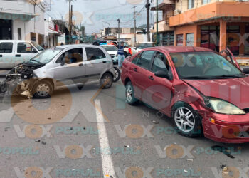 Conductora omite alto y provoca choque múltiple en Ciudad Victoria, Tamaulipas