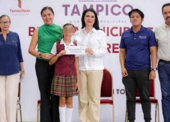 Mónica Villarreal Becas Municipales