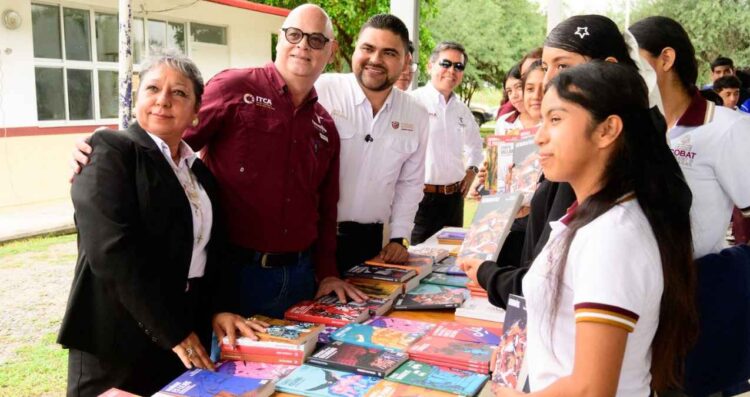 ITCA entrega de libros