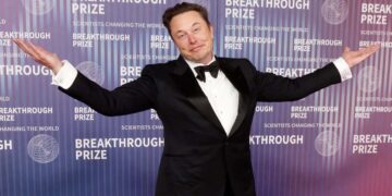 Debut de SpaceX convierte a Elon Musk en figura billonaria