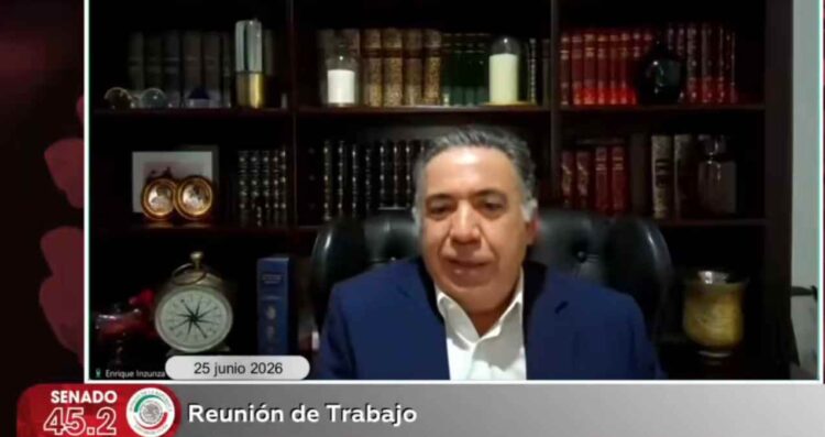 Enrique Inzunza vuelve a sesión del Senado tras meses de ausencia