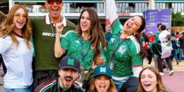 Erik Rubín y Andrea Legarreta comparten tierna foto de su familia