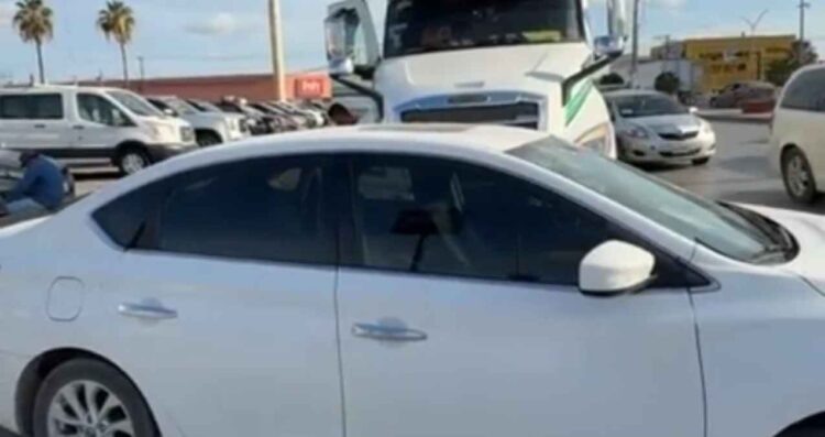 choque automóvil tráiler Pedro Cárdenas