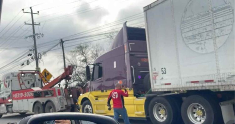 Fuerte choque múltiple deja seis lesionados en Apodaca, Nuevo León