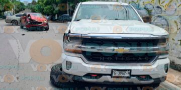 Fuerte choque por omisión de alto deja lesionados en Ciudad Victoria, Tamaulipas