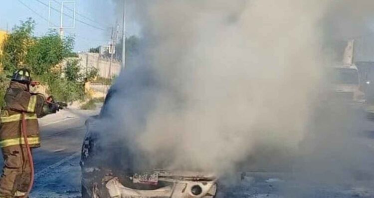 camioneta incendio Carretera Aeropuerto
