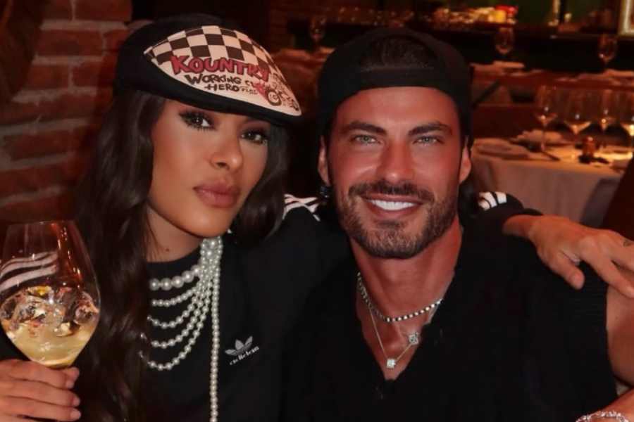 Galilea Montijo desata rumores de boda con Isaac Moreno tras aparecer con anillo