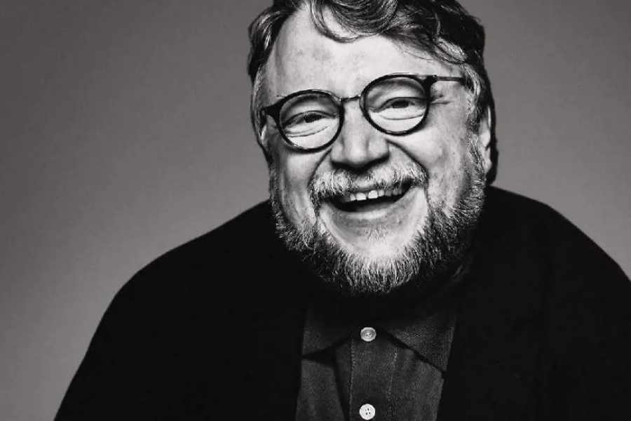 Guillermo del Toro llega a la Junta de Gobernadores de los Oscar